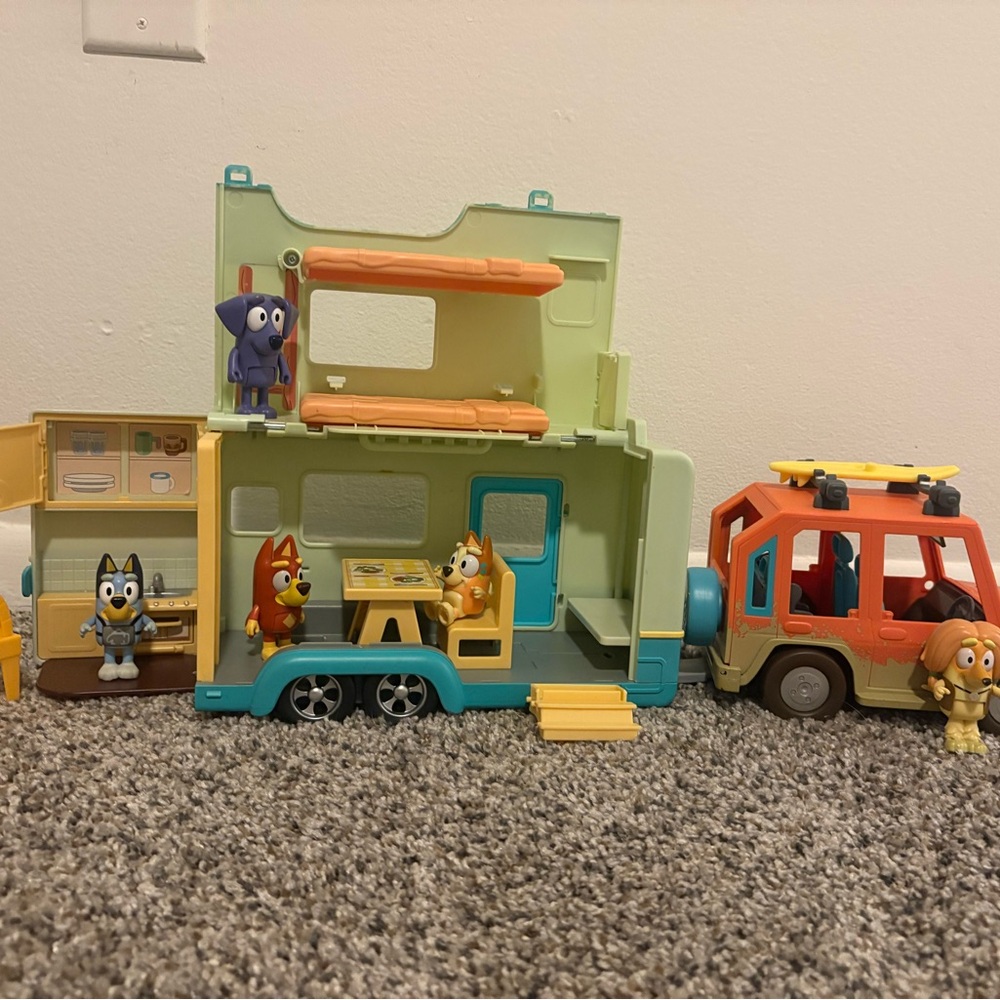 Bluey Caravan Playset